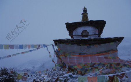 塔公寺雪景图片