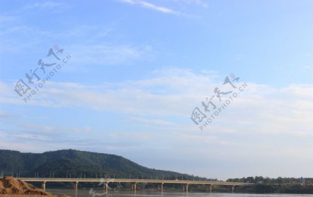 衡东天空大桥图片