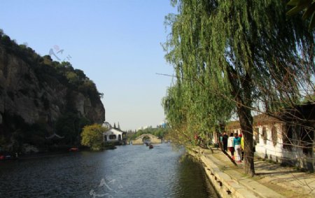 湖畔风景图片