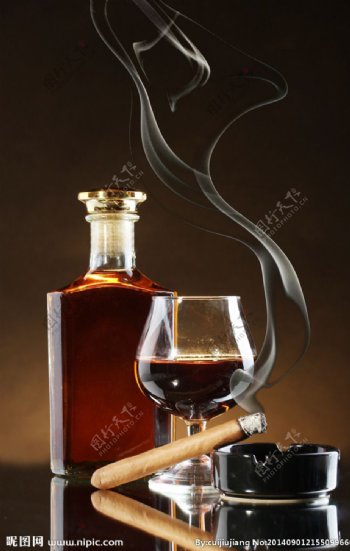 雪茄洋酒图片