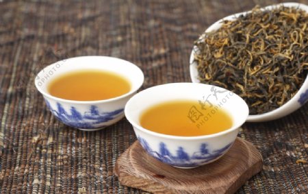 红茶茶水图片