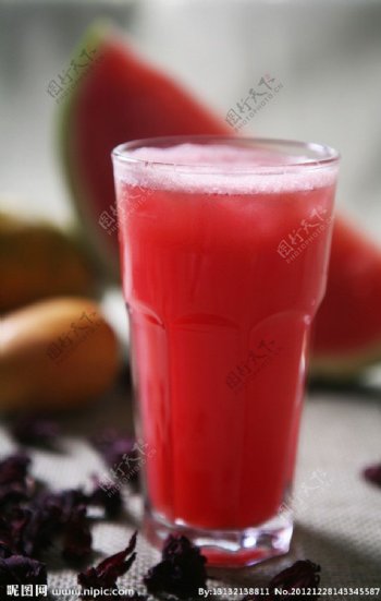 西瓜汁饮料图片
