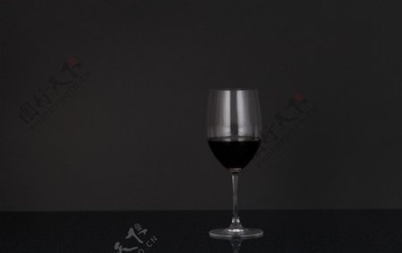 高档经典红酒高脚杯图片