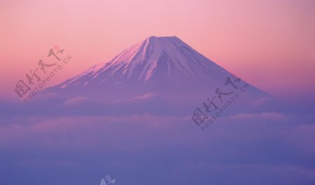 晚霞中的富士山图片
