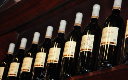 西班牙里奥哈原装进口葡萄酒图片