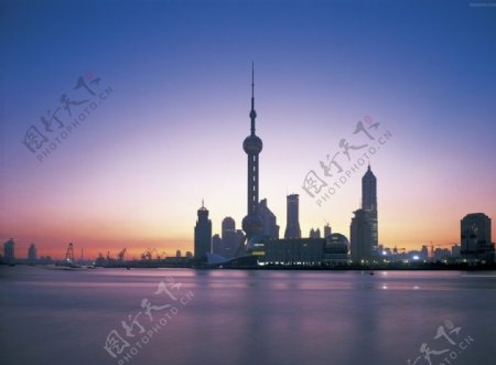 黄昏上海江上图片