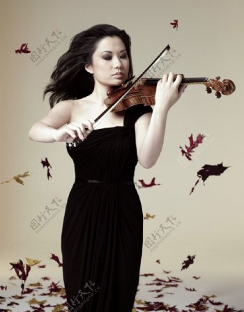 亚洲美女写真中国小提琴图片