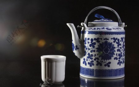 茶壶茶具喝茶图片