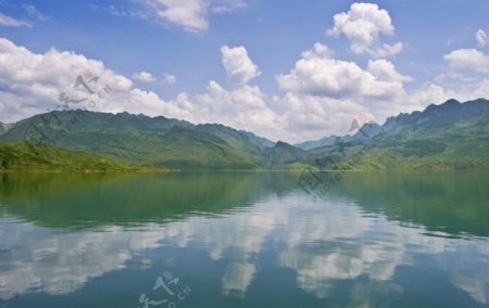 牁牁湖小景图片