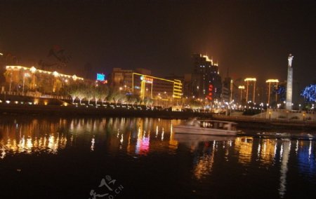 海河三岔口夜色图片