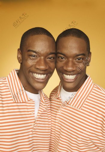 双胞胎高清图片