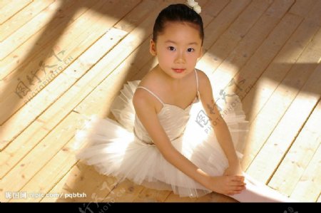 可爱的小芭蕾美女图片
