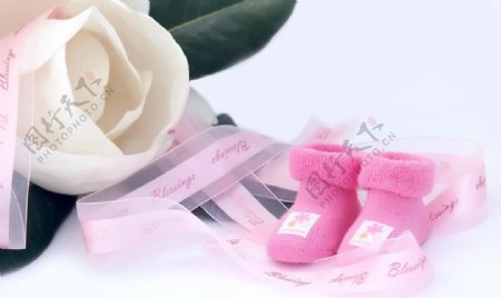 针织粉色婴儿鞋