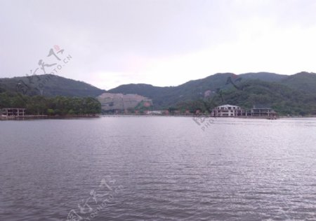 友邦山庄湖面