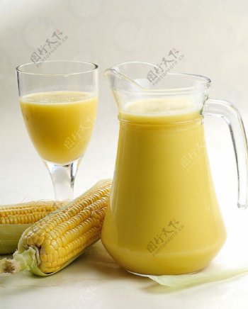 黄色玉米汁