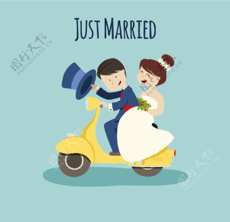 结婚的夫妇在一辆摩托车上