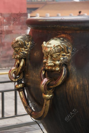 紫禁城的铜缸