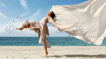 沙滩舞蹈女性