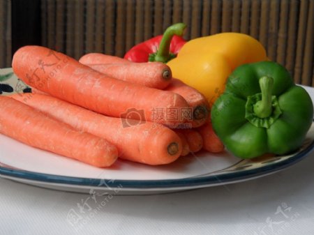 碟子里的蔬菜