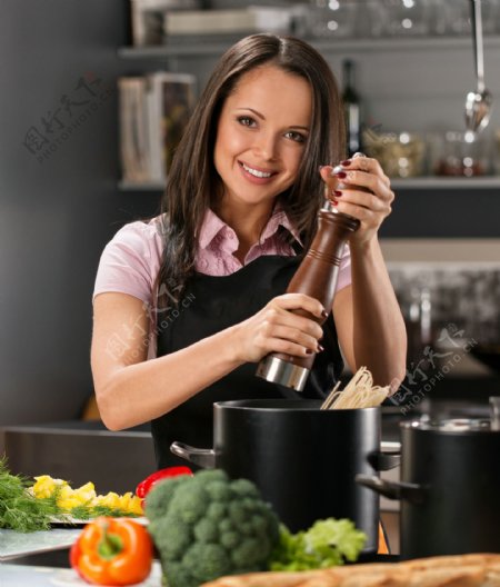 厨师里的女人图片