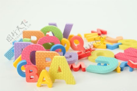 字母玩具图片