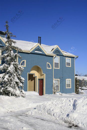 冬天别墅雪景图片