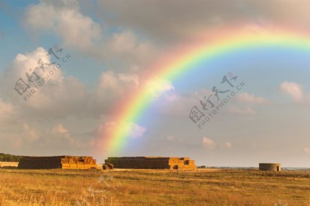 雨后的美丽彩虹图片