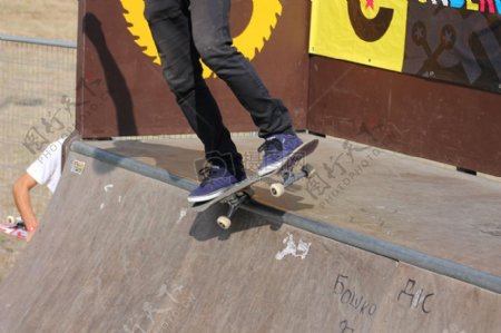 城市人公园轧辊滑板滑板运动滑板城市极端滑冰