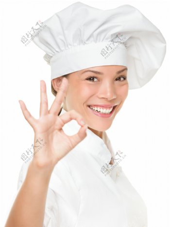 做OK手势微笑的女厨师图片