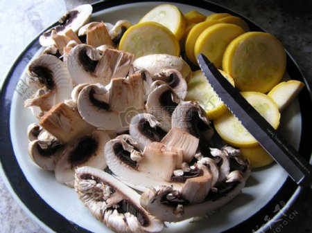 盘子里的香菇