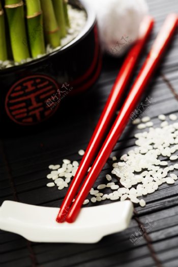 筷子与米图片