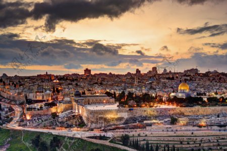 黄昏下的以色列城市景色