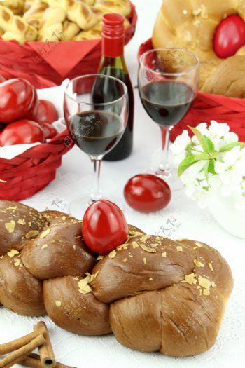 红酒面包和西红柿图片