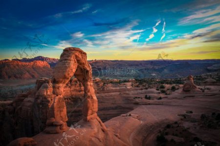 景观山自然沙漠拱门峡谷国家公园精致拱尖塔