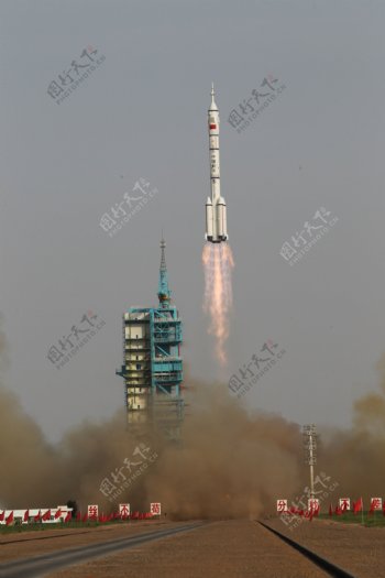 火箭发射摄影图片