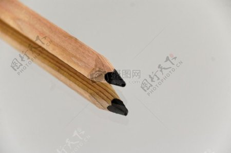 黑色的彩色铅笔