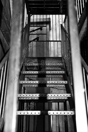 黑白色的楼梯