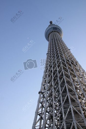 矗立在东京街头的高塔