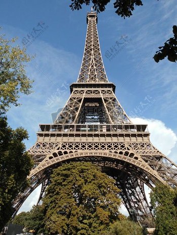 在巴黎的艾菲尔铁塔