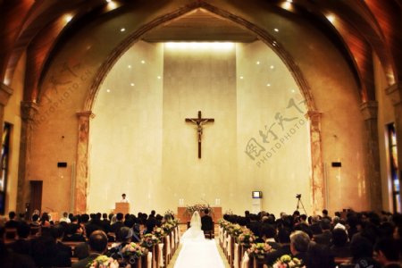 教堂婚礼现场图片