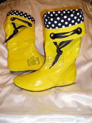 黄色的靴子4a.jpg