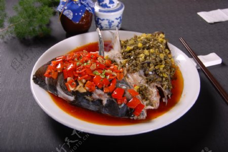国内美食剁椒鱼头图片