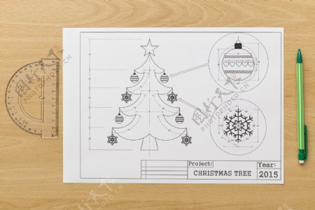 圣诞树上的装饰图纸图片
