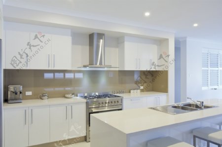 白色简洁整体厨房设计图片