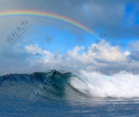 雨后彩虹海浪景色图片图片