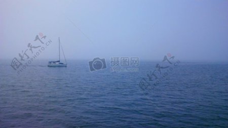 海水海洋帆船船艇帆船雾云雾缭绕湖隔离帆船船