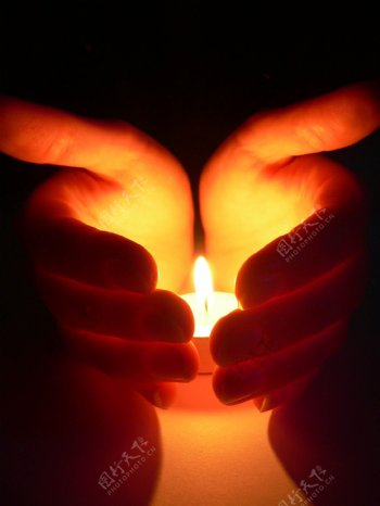 祈福的蜡烛图片