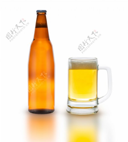 啤酒瓶与啤酒图片
