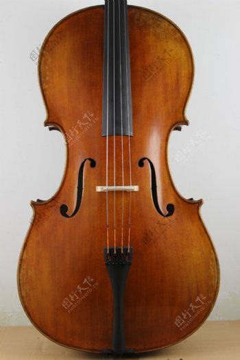 小号和大提琴乐器