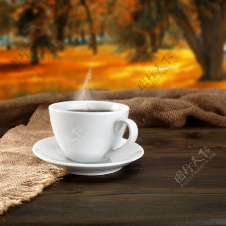 秋天的一杯咖啡
